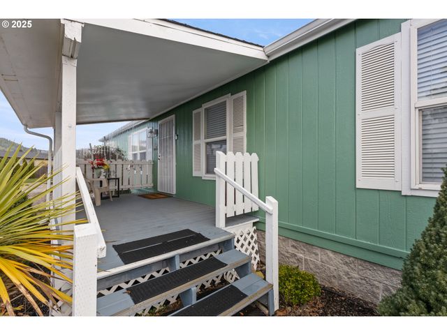 281 HEAVENLY Ct, Sutherlin, OR 97479