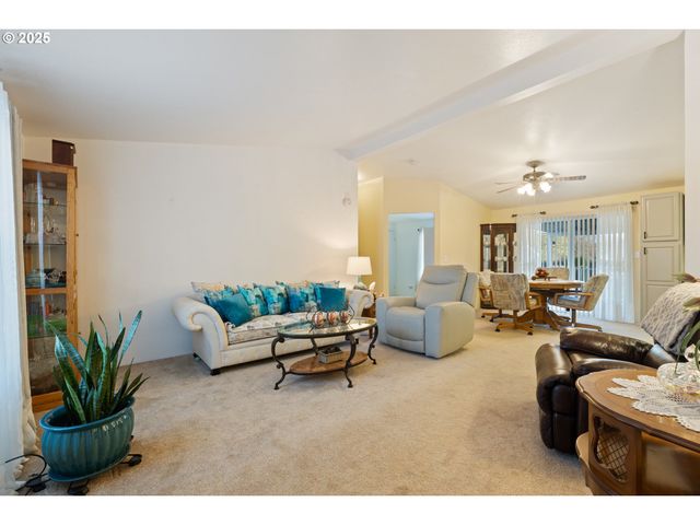 281 HEAVENLY Ct, Sutherlin, OR 97479