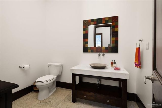 8901 N 2nd Street, Mcallen, TX 78504