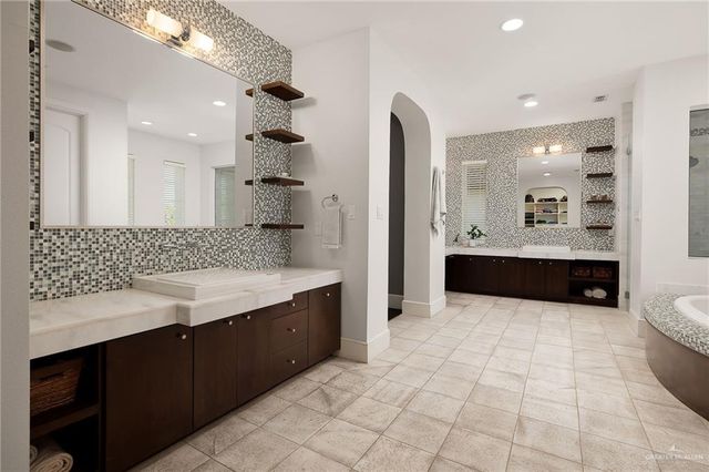 8901 N 2nd Street, Mcallen, TX 78504