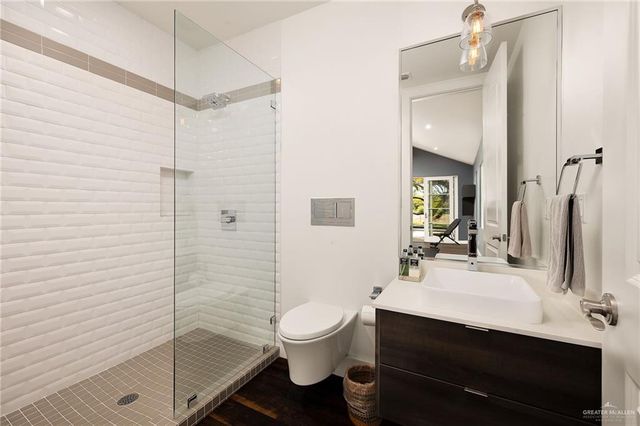 8901 N 2nd Street, Mcallen, TX 78504