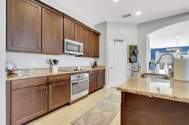 32049 STONE MEADOW COURT, Sorrento, FL 32776