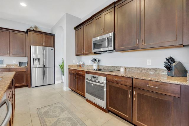 32049 STONE MEADOW COURT, Sorrento, FL 32776