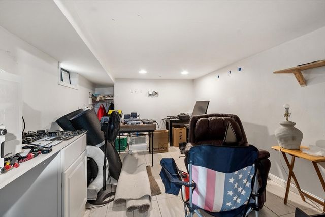 18 Dunham Rd, Beverly, MA 01915