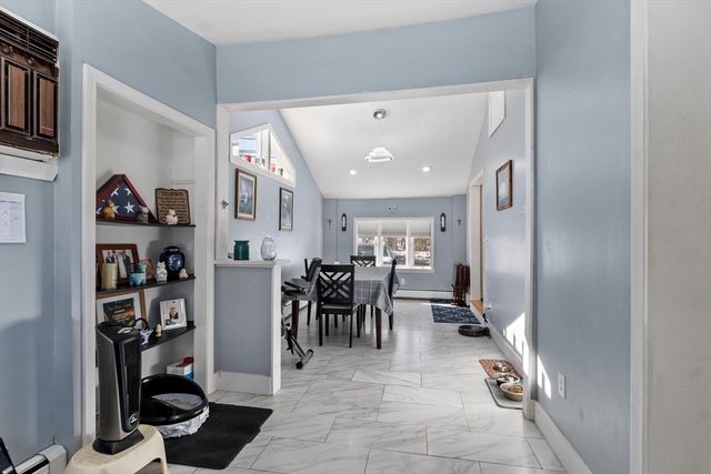 18 Dunham Rd, Beverly, MA 01915