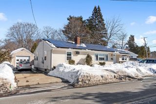 18 Dunham Rd, Beverly, MA 01915
