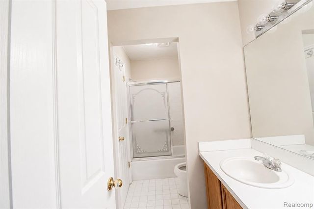 2440 Parmenter Boulevard 102, Royal Oak, MI 48073