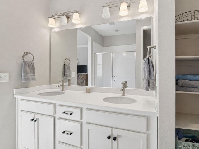 924 N Waterloo Street, Aurora, CO 80018