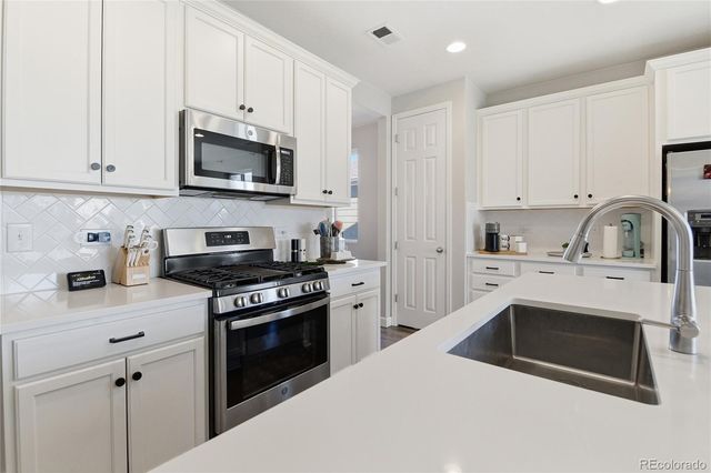 924 N Waterloo Street, Aurora, CO 80018