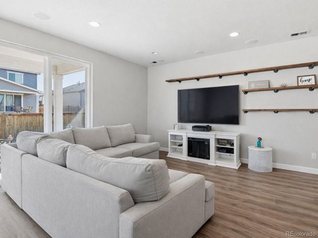 924 N Waterloo Street, Aurora, CO 80018