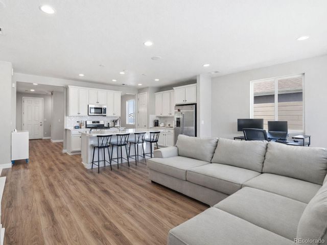 924 N Waterloo Street, Aurora, CO 80018