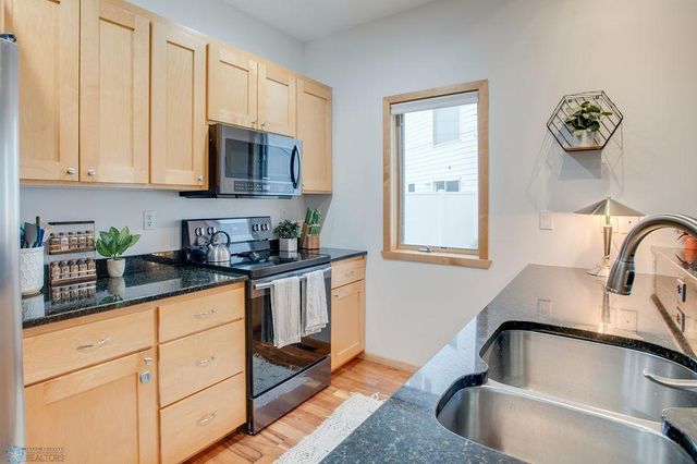 4390 46th Avenue S D, Fargo, ND 58104