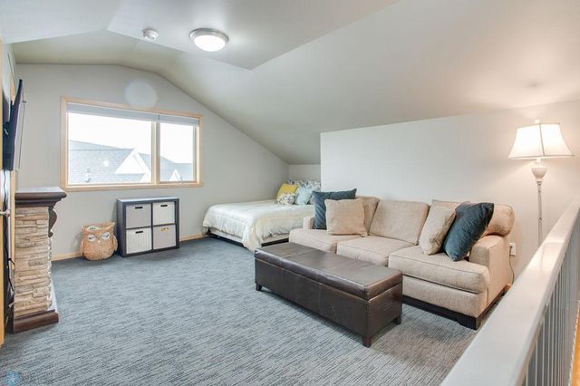4390 46th Avenue S D, Fargo, ND 58104