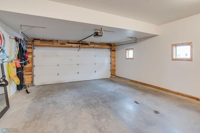 4390 46th Avenue S D, Fargo, ND 58104