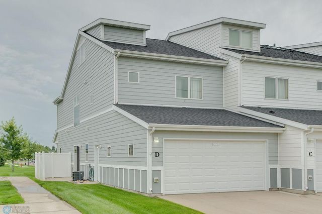 4390 46th Avenue S D, Fargo, ND 58104