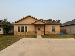1524 S Montgomery Street, Sherman, TX 75090