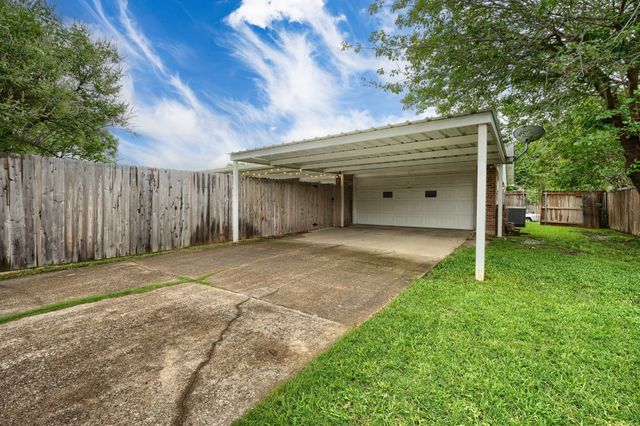 1837 Paxton Drive, Carrollton, TX 75007