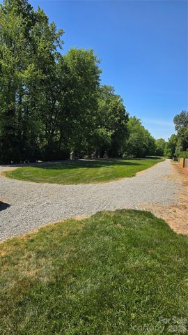 17101 Windy Oaks Court, Cornelius, NC 28031