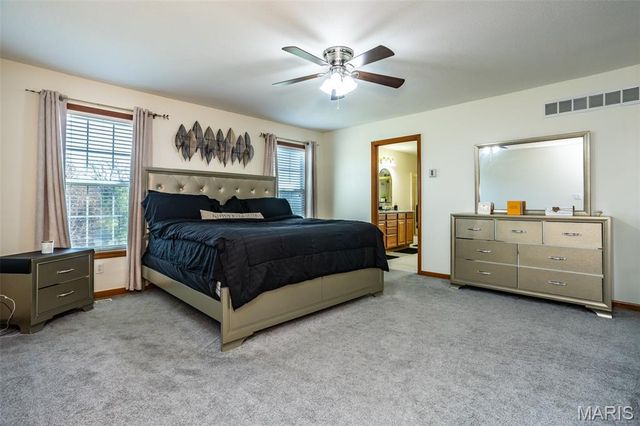 31899 Red Oak Drive, Brighton, IL 62012