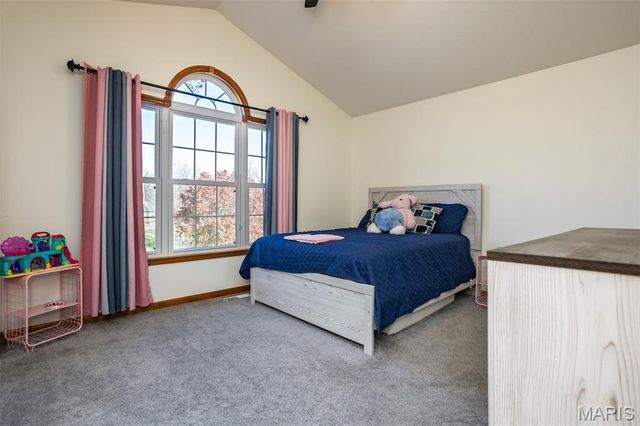 31899 Red Oak Drive, Brighton, IL 62012