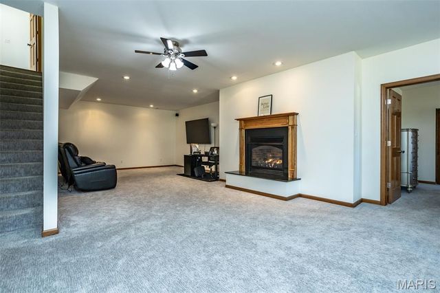 31899 Red Oak Drive, Brighton, IL 62012