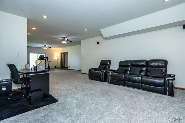 31899 Red Oak Drive, Brighton, IL 62012