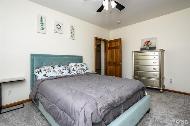 31899 Red Oak Drive, Brighton, IL 62012