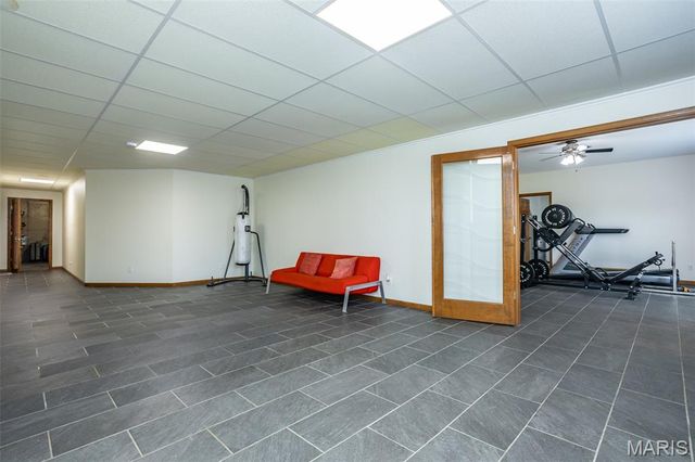 31899 Red Oak Drive, Brighton, IL 62012