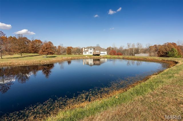 31899 Red Oak Drive, Brighton, IL 62012