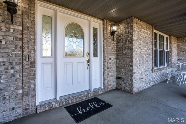 31899 Red Oak Drive, Brighton, IL 62012