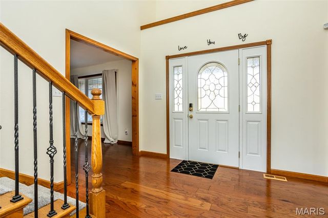 31899 Red Oak Drive, Brighton, IL 62012