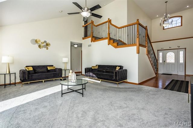 31899 Red Oak Drive, Brighton, IL 62012