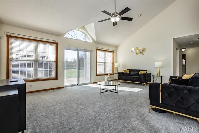 31899 Red Oak Drive, Brighton, IL 62012