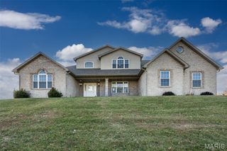 31899 Red Oak Drive, Brighton, IL 62012