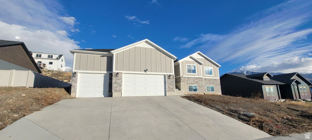108 S 900 E, Hyde Park, UT 84318