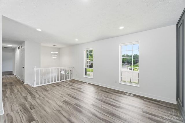 11834 Ashmore Court, Springdale, OH 45246