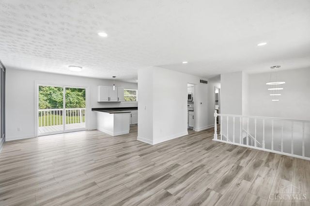 11834 Ashmore Court, Springdale, OH 45246