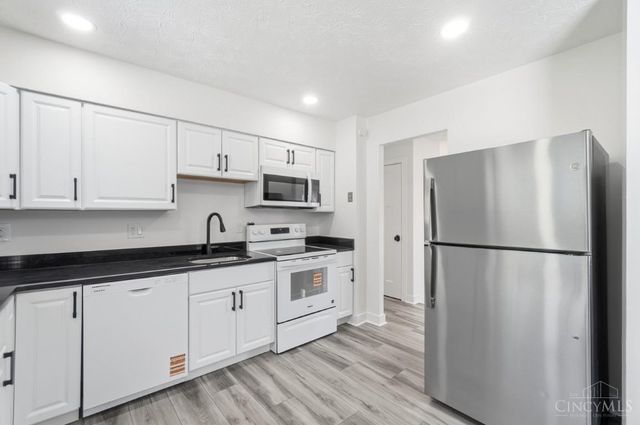 11834 Ashmore Court, Springdale, OH 45246