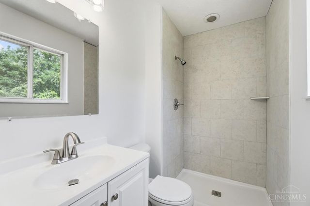 11834 Ashmore Court, Springdale, OH 45246