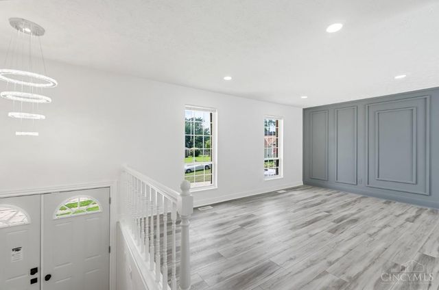 11834 Ashmore Court, Springdale, OH 45246