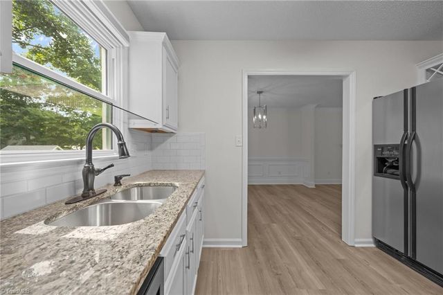 3401 Farm Lake Street, Jamestown, NC 27282