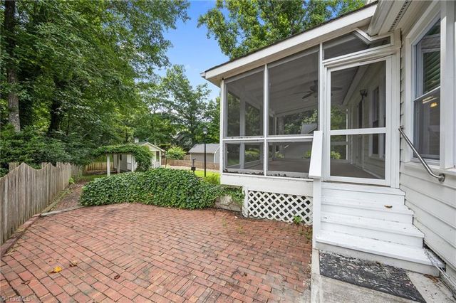 3401 Farm Lake Street, Jamestown, NC 27282