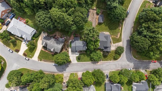 3401 Farm Lake Street, Jamestown, NC 27282