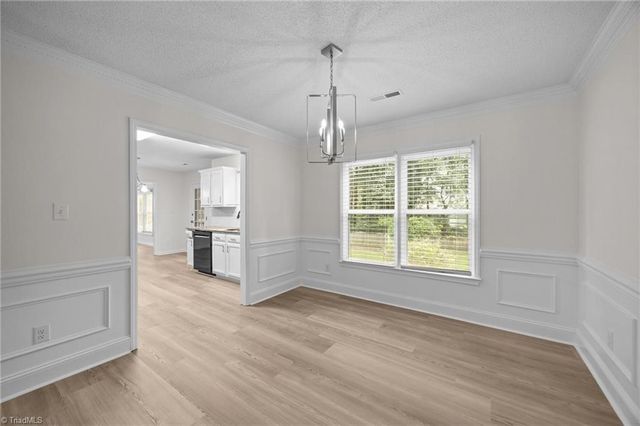 3401 Farm Lake Street, Jamestown, NC 27282