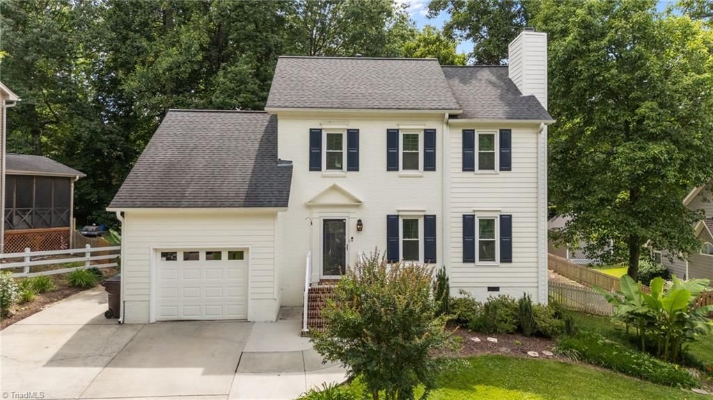 3401 Farm Lake Street, Jamestown, NC 27282