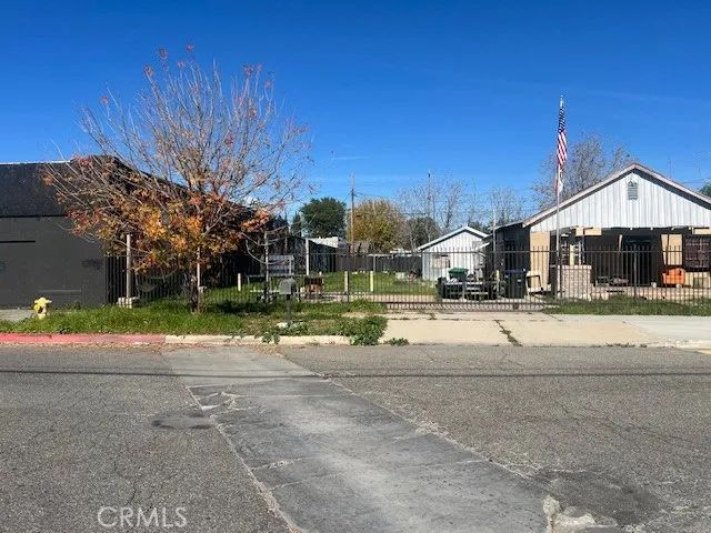 125 E O, Colton, CA 92324