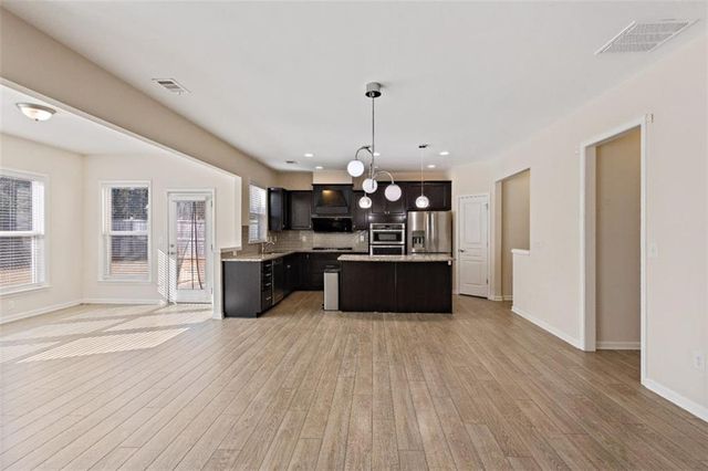 3500 Graham Way, Lilburn, GA 30047