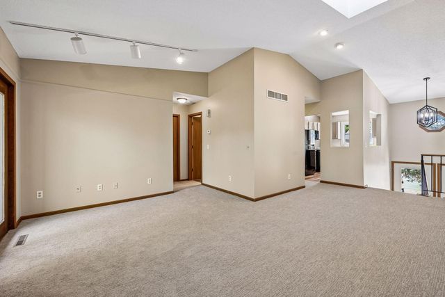 7229 Bren Lane, Eden Prairie, MN 55346