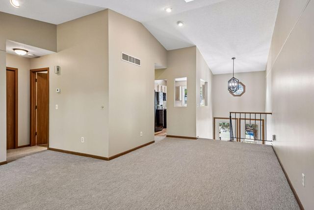 7229 Bren Lane, Eden Prairie, MN 55346