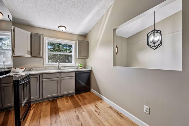 7229 Bren Lane, Eden Prairie, MN 55346
